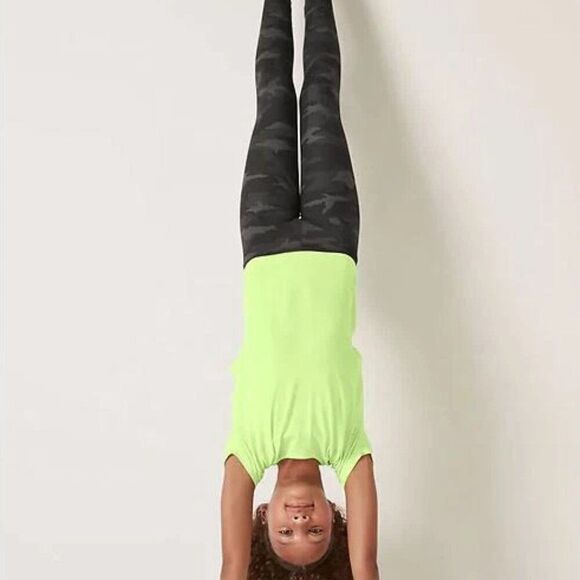 Athleta Girl Black Gray Camo Printed Chit Chat Tight Leggings Size Large 12 - Picture 6 of 8